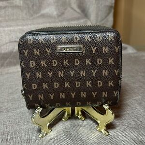DKNY Small Logo Zip Around Wallet